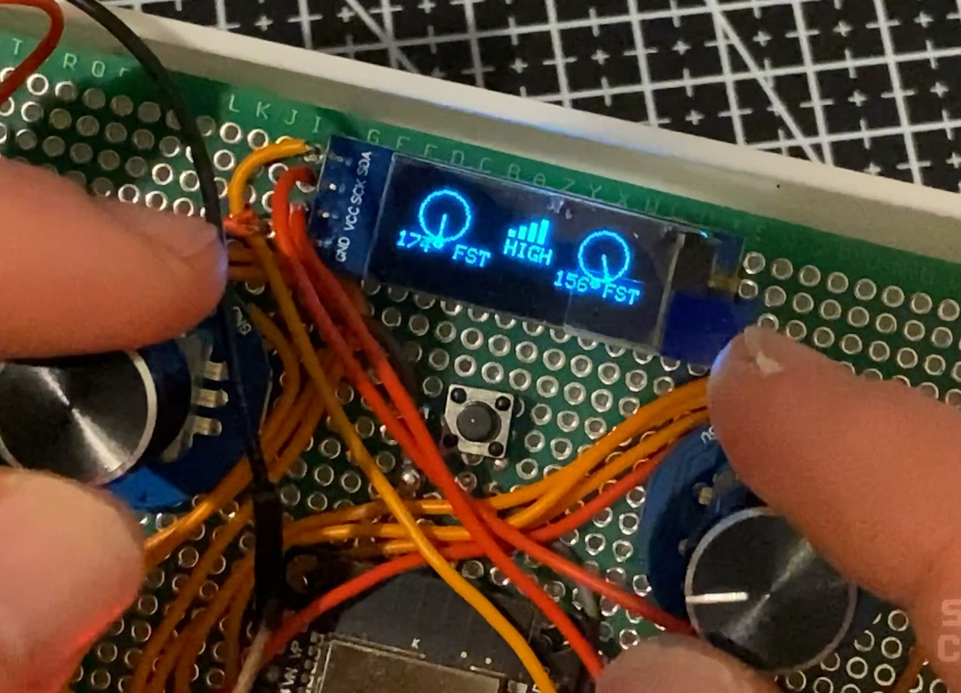 Controller OLED screen with live feedback