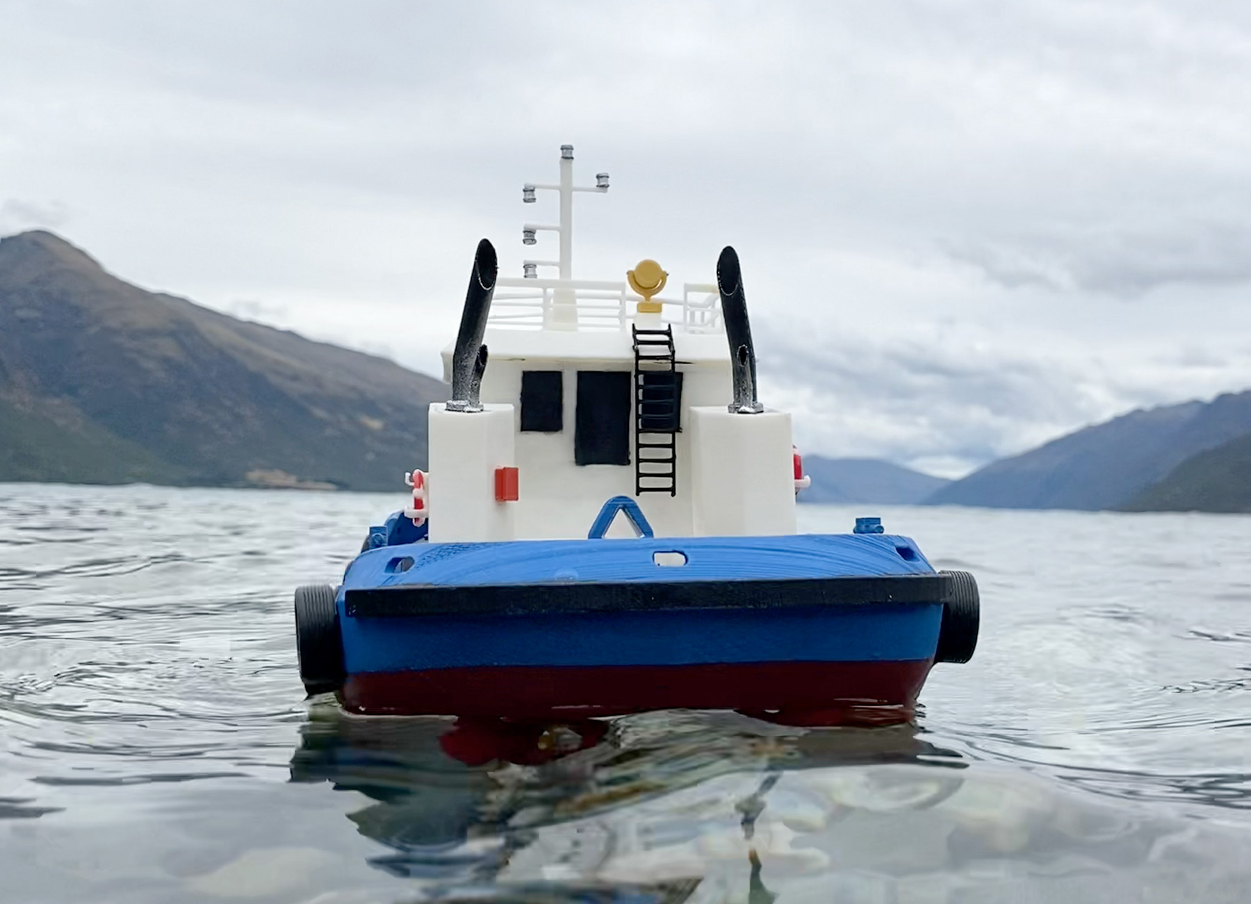 Stern view in the water